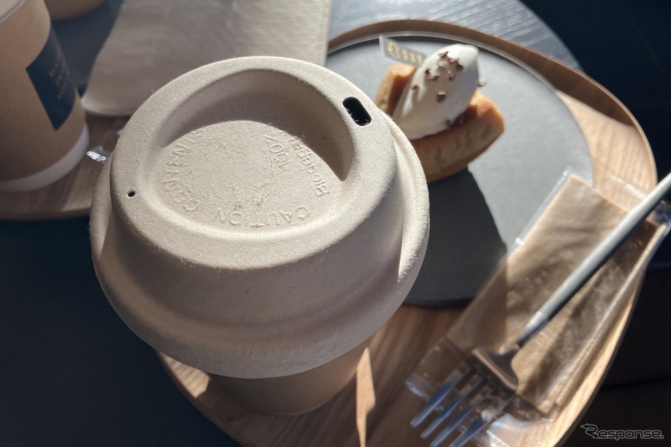 MAZDA TRANS AOYAMA:コーヒーの蓋がローターの意匠《写真撮影 高木啓》