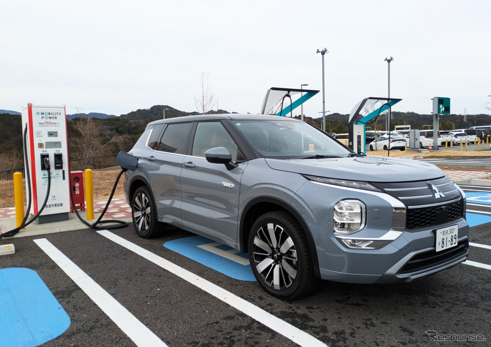 三菱 アウトランダーPHEV《写真撮影 中村孝仁》