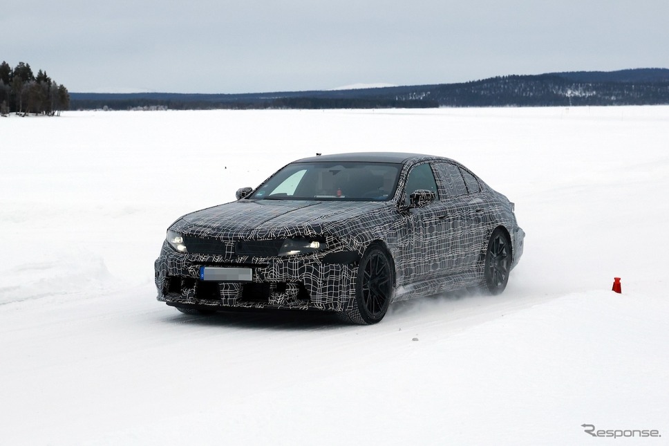 BMW M5セダン 改良新型のプロトタイプ《APOLLO NEWS SERVICE》