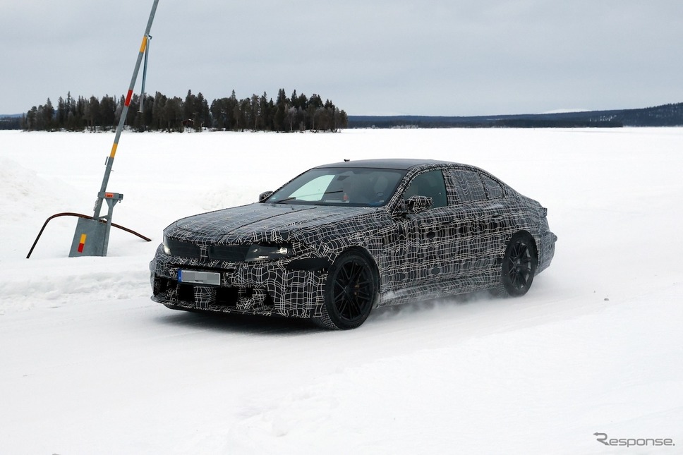 BMW M5セダン 改良新型のプロトタイプ《APOLLO NEWS SERVICE》
