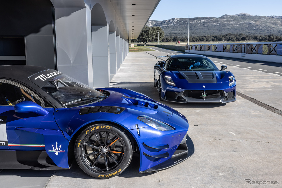 マセラティ『GT2ストラダーレ』とGT2レースカー《photo by maserati》