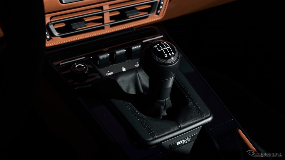 ポルシェの60周年記念限定車『911 S/T』《photo by Porsche》