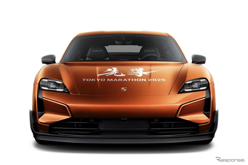 ポルシェ・タイカン東京マラソン2025オフィシャルカー《写真提供 ポルシェジャパン》