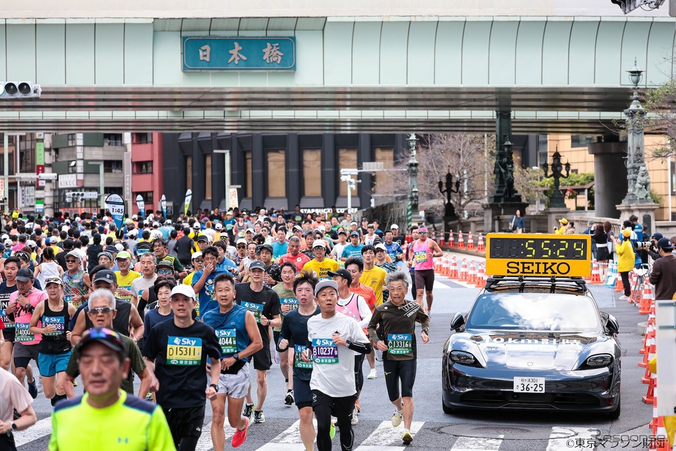 東京マラソン2024《写真提供 ポルシェジャパン》