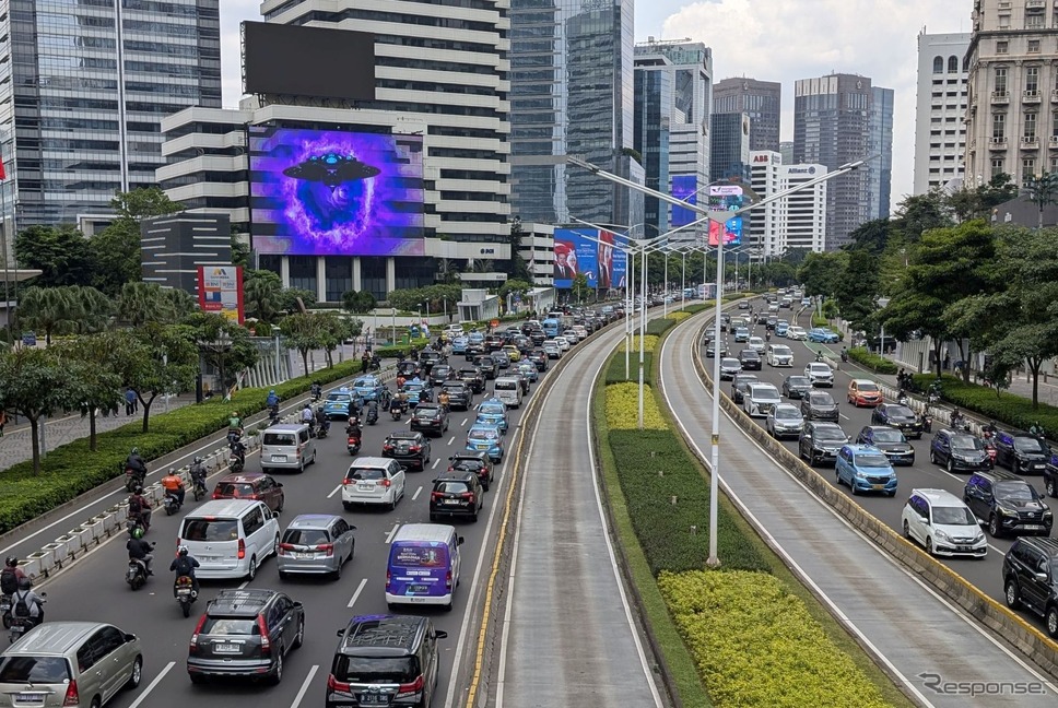 インドネシアで配車アプリを使い倒す《写真撮影 中尾真二》