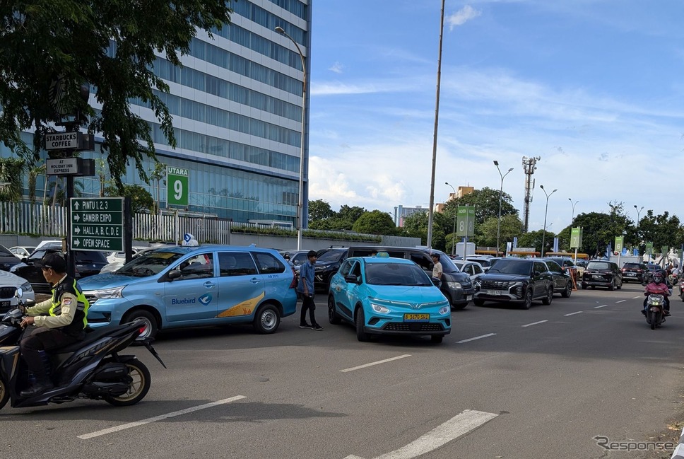 インドネシアで配車アプリを使い倒す《写真撮影 中尾真二》