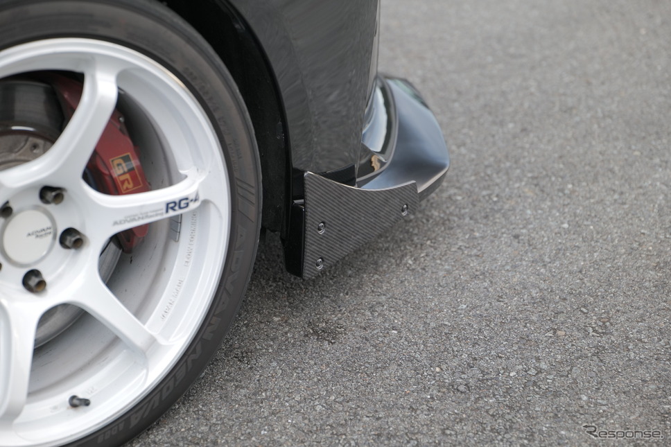 フロントバンパースポイラー《写真提供 HKS》