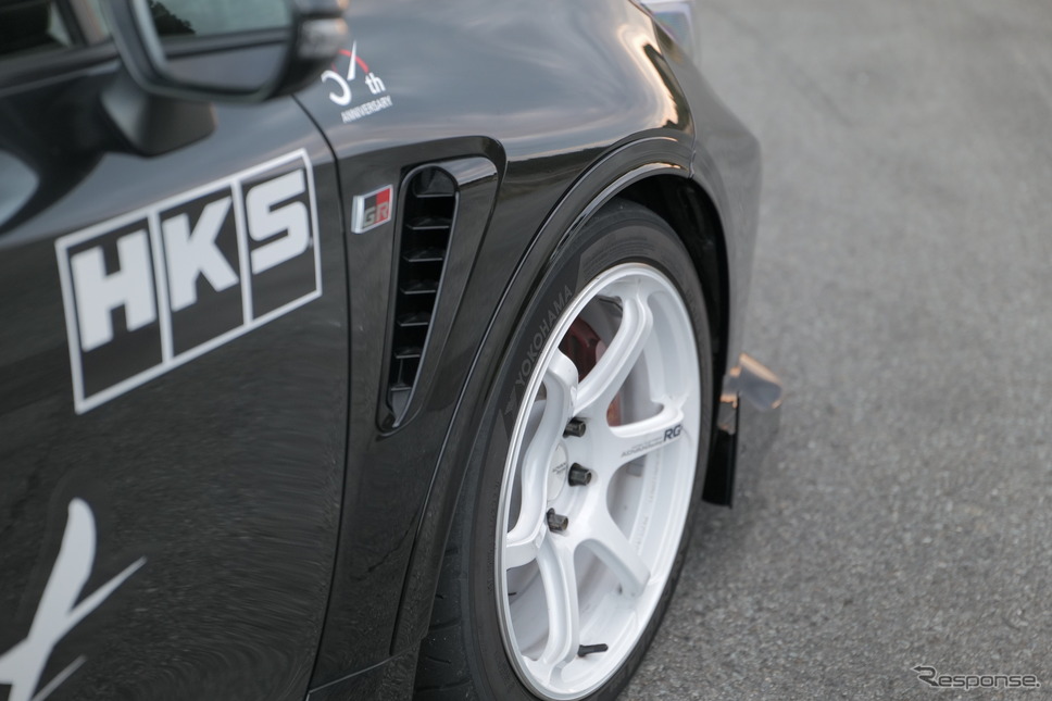 フェンダーモール《写真提供 HKS》