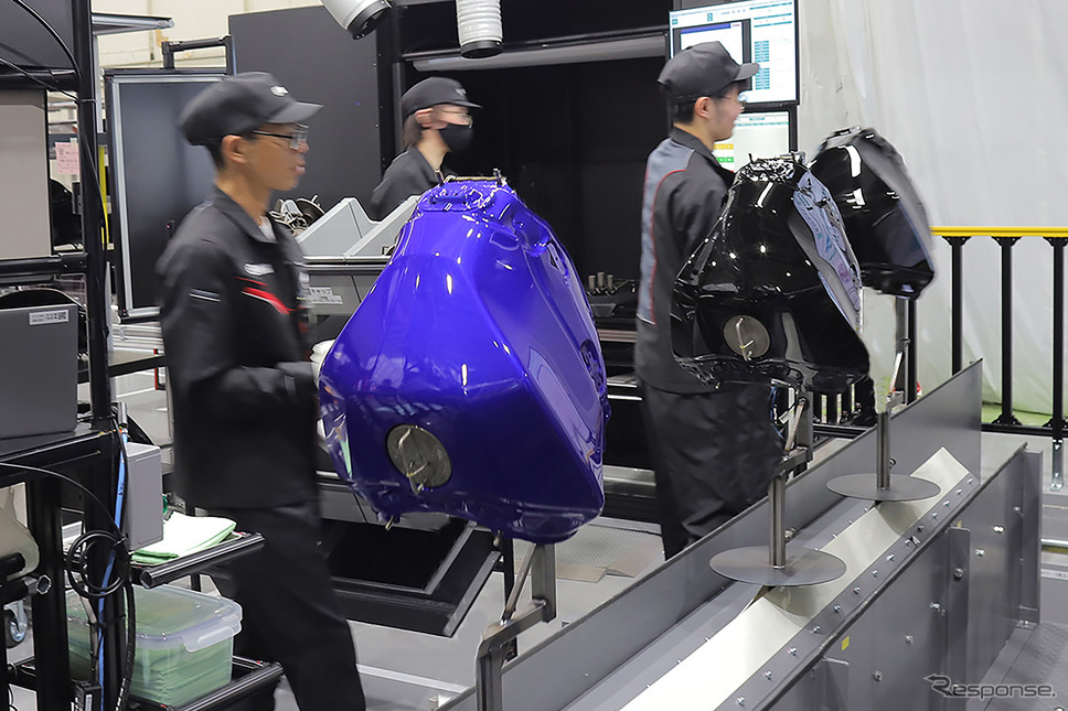 二輪車業界初のカーボンニュートラル塗装ライン「CN1」をラインオフ《写真提供 ヤマハ発動機》