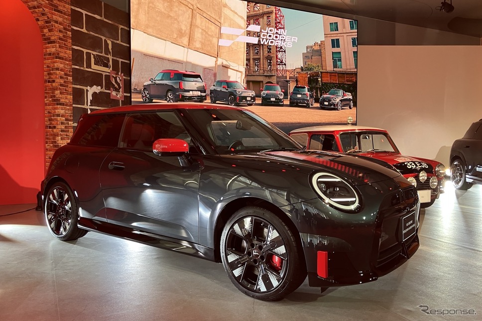 MINI ジョン・クーパー・ワークスE《写真撮影 高木啓》