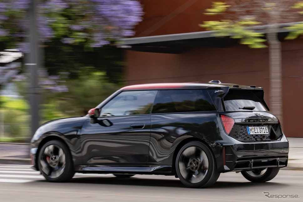 MINI ジョン・クーパー・ワークスE《photo by BMW》