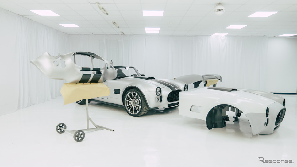ACカーズの生産工程《photo by AC Cars》