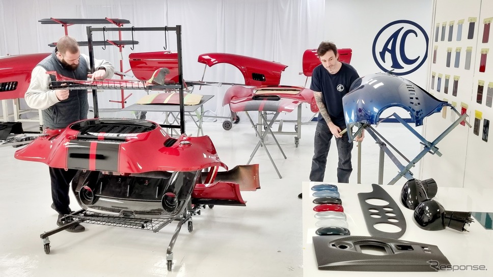 ACカーズの生産工程《photo by AC Cars》