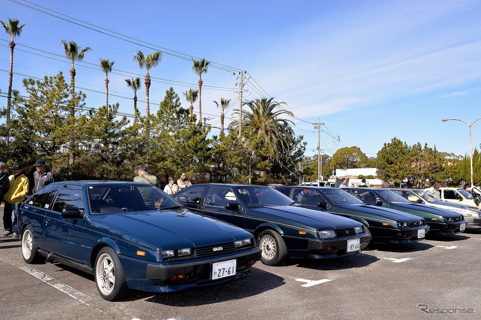 静岡・三保レトロカーフェスティバル いすゞ+スバルミーティング《写真提供 嶽宮三郎》