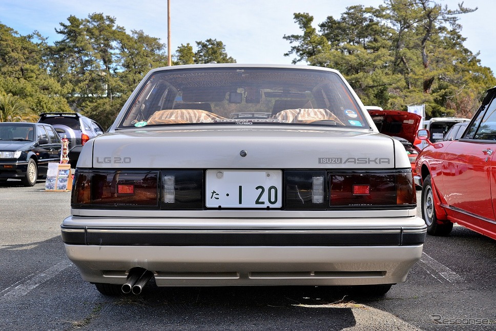 静岡・三保レトロカーフェスティバル いすゞ+スバルミーティング《写真提供 嶽宮三郎》