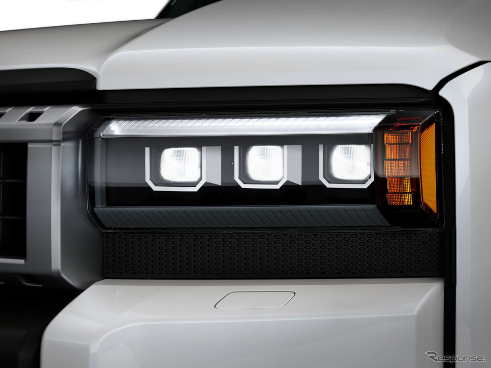 ZXグレードはプロジェクター式3眼LEDヘッドランプ《写真提供 トヨタ自動車》