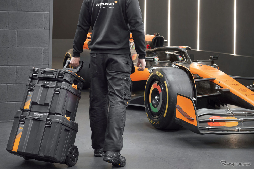 DEWALT×McLaren F1チーム TSTAKタワー《写真提供 スタンレー ブラック・アンド・デッカー》