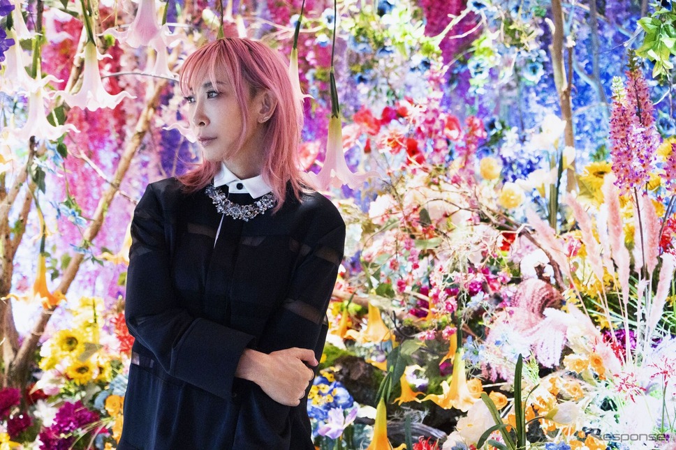 蜷川実花さんとEiMによるインスタレーション作品「Whispers of Light, Dreams of Color Audi City edition」を「Audi City銀座」に展示《写真提供 アウディジャパン》