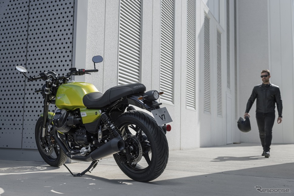 モトグッツィ V7スポルト(レニャーノグリーン)《写真提供 ピアッジオグループジャパン》