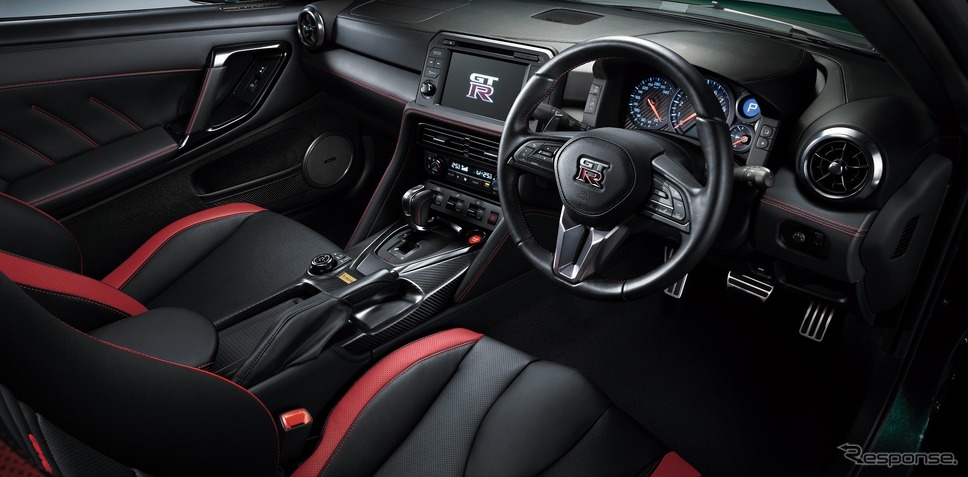 GT-R Track edition engineered by NISMO T-spec 内装色ブラック《写真提供 日産自動車》