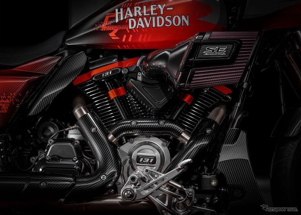 ハーレーダビッドソン『CVO Road Glide RR』《photo by harley-davidson》