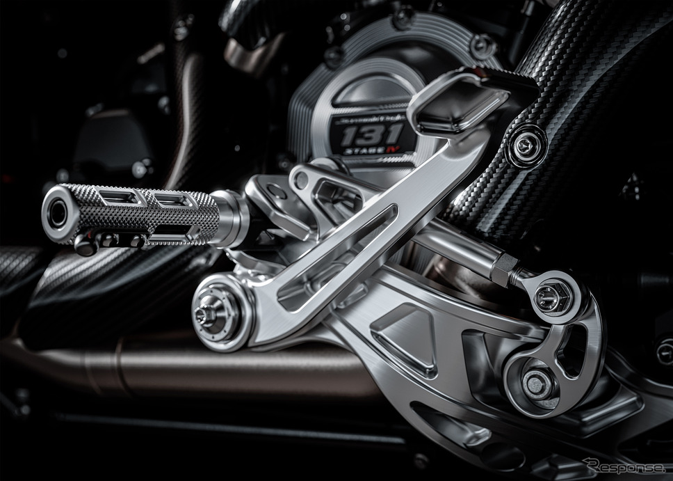 ハーレーダビッドソン『CVO Road Glide RR』《photo by harley-davidson》