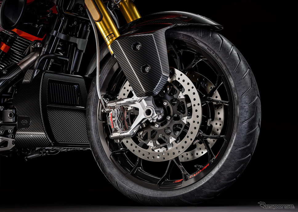 ハーレーダビッドソン『CVO Road Glide RR』《photo by harley-davidson》