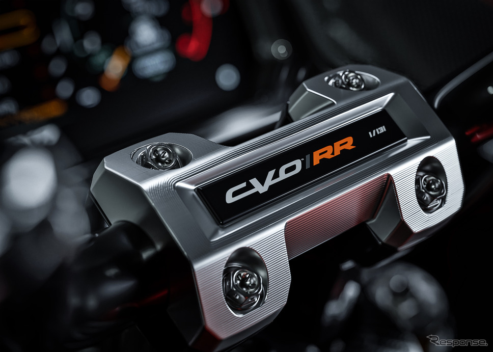 ハーレーダビッドソン『CVO Road Glide RR』《photo by harley-davidson》