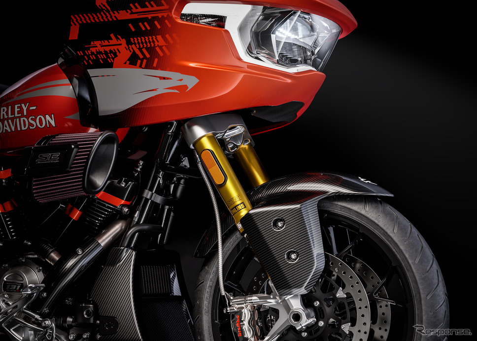 ハーレーダビッドソン『CVO Road Glide RR』《photo by harley-davidson》
