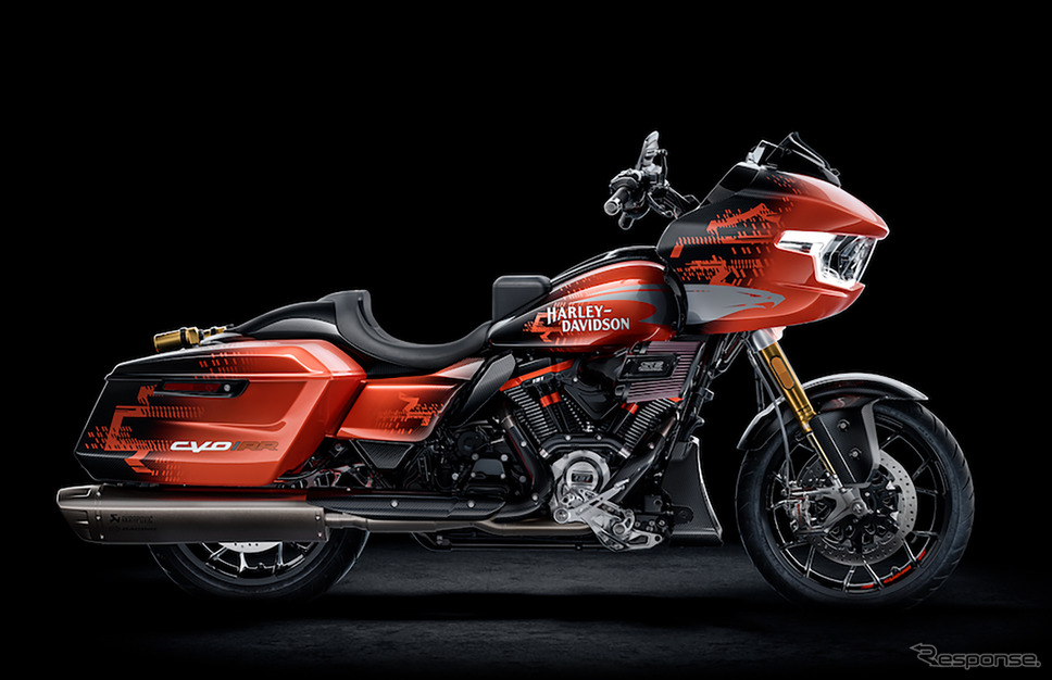 ハーレーダビッドソン『CVO Road Glide RR』《photo by harley-davidson》