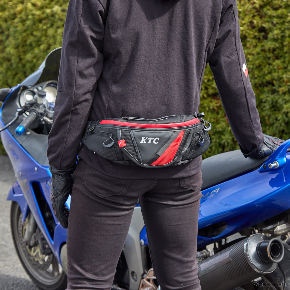 ウエストバッグ着用イメージ《写真提供 KTC》