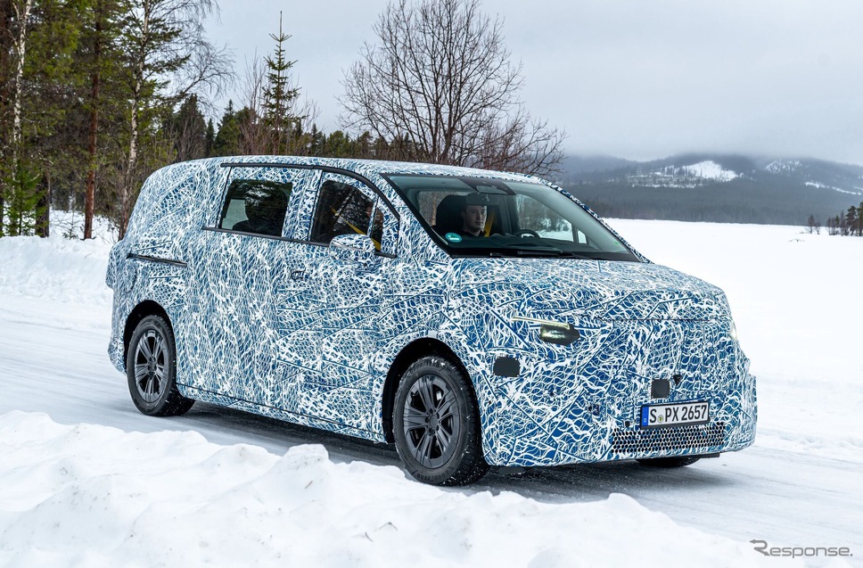 メルセデスベンツの新型ミニバンのプロトタイプ《photo by Mercedes-Benz》