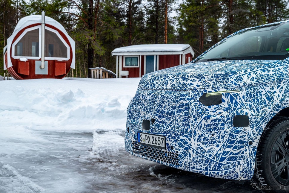 メルセデスベンツの新型ミニバンのプロトタイプ《photo by Mercedes-Benz》