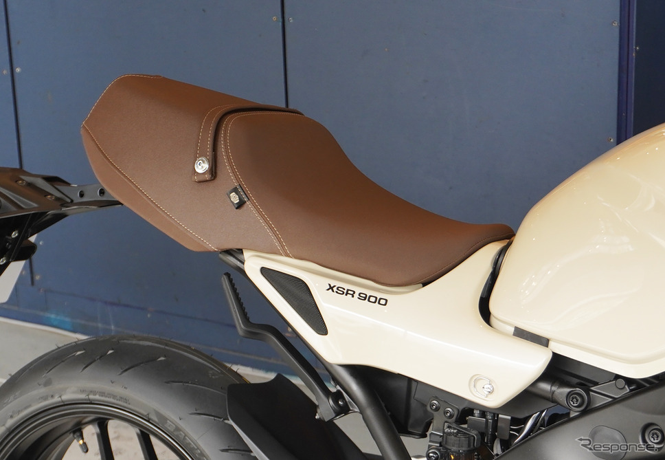 ヤマハ XSR900 2025年モデル(セラミックアイボリー)《写真撮影 宮崎壮人》
