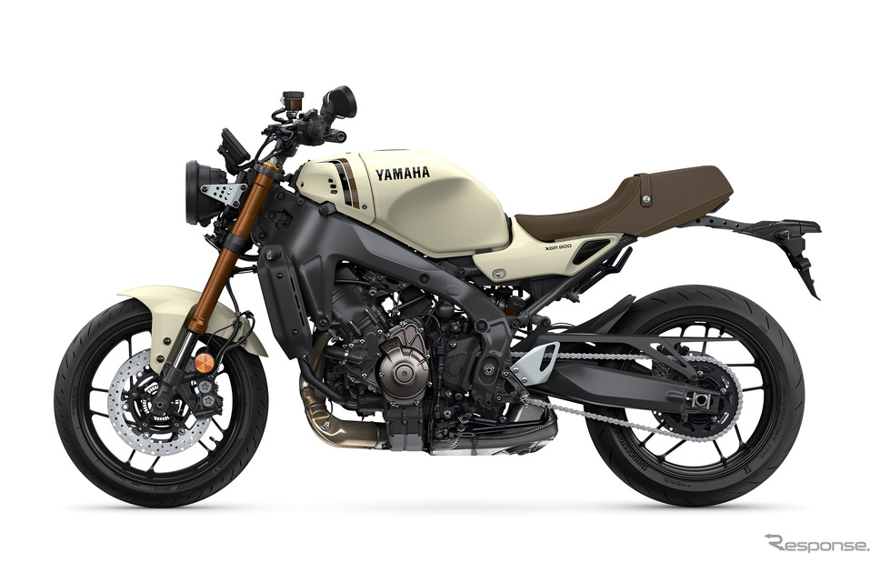 ヤマハ XSR900 2025年モデル(セラミックアイボリー)《写真撮影 宮崎壮人》