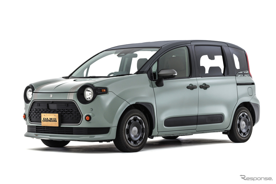 カラーサンプル：カーキxグレー《画像提供 ダムド》