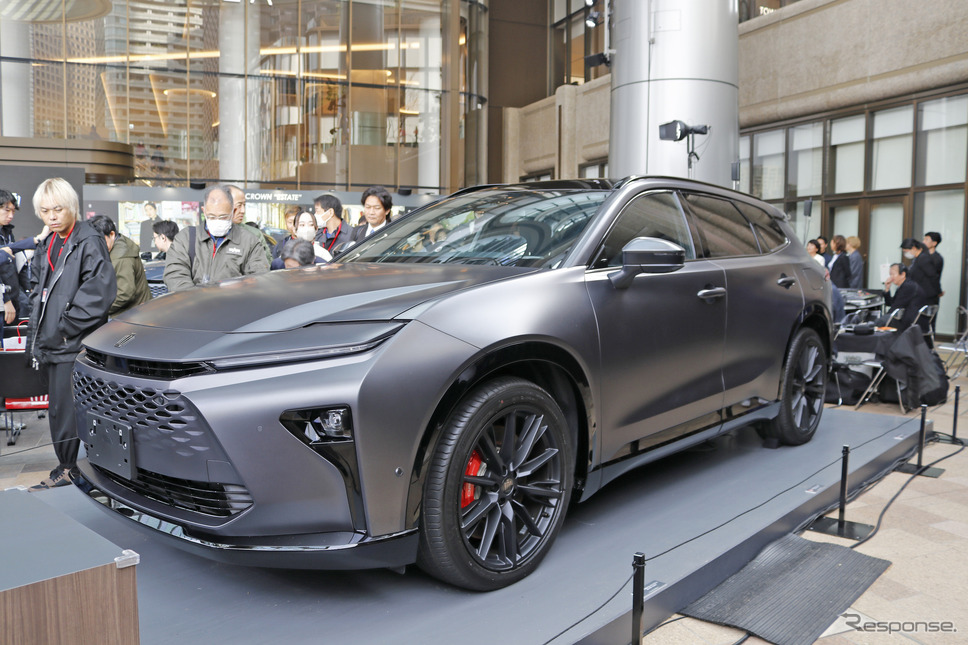 クラウン 特別仕様車 ESTATE RS “THE LIMITED MATTE METAL”《写真撮影 土田康弘》