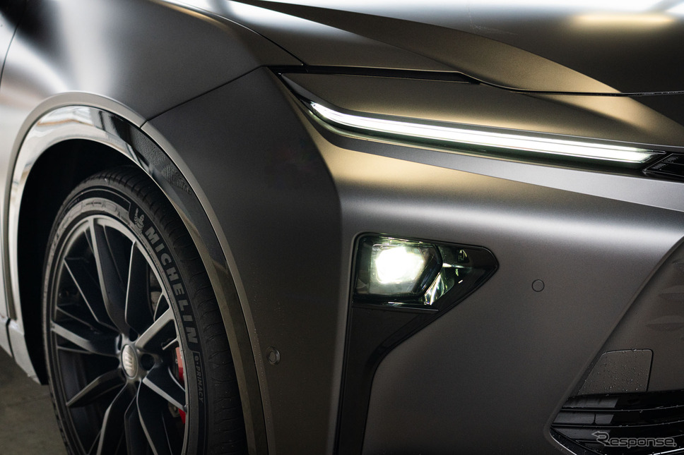 クラウン 特別仕様車 ESTATE RS “THE LIMITED MATTE METAL”《写真提供 トヨタPR事務局》