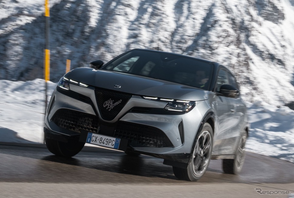 アルファロメオ『ジュニア』のハイブリッド4WD「イブリダQ4」《photo by Alfa Romeo》