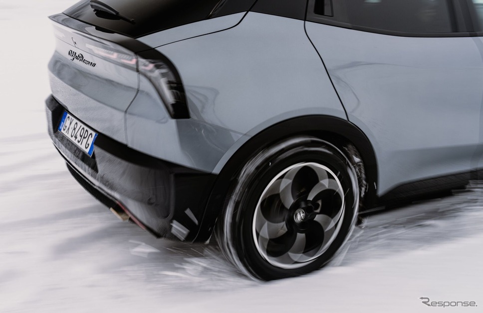 アルファロメオ『ジュニア』のハイブリッド4WD「イブリダQ4」《photo by Alfa Romeo》