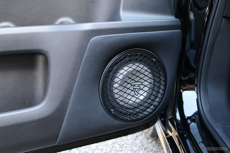 フロントスピーカーにチョイスしたのはフォーカル・ユートピアM。このスピーカーの音がフリードインストールの基本となった。
