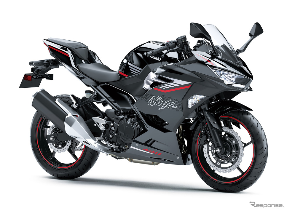 カワサキ Ninja400(メタリックスパークブラック×メタリックマグネティックダークグレー)《写真提供 カワサキモーターズジャパン》