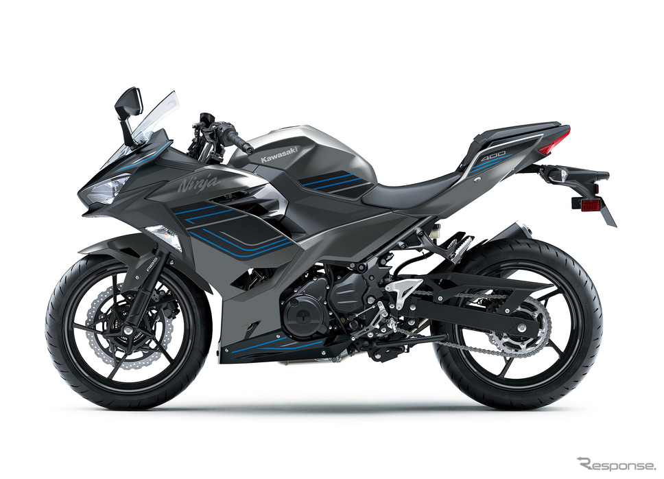 カワサキ Ninja400(メタリックマットグラフェンスチールグレー×メタリックフラットスパークブラック)《写真提供 カワサキモーターズジャパン》