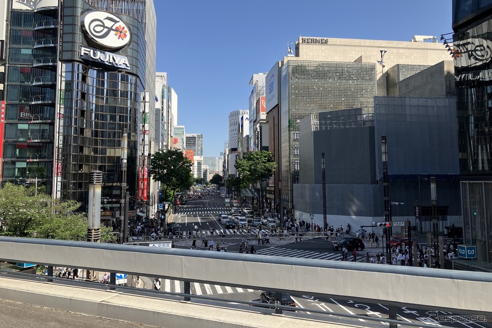GINZA SKY WALK 2024:晴海通り、数寄屋橋交差点《写真撮影 高木啓》