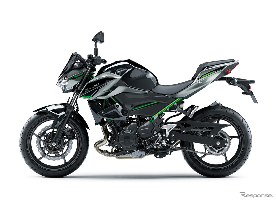 カワサキ Z400 2025年モデル(メタリックスパークブラック×メタリックムーンダストグレー)《写真提供 カワサキモーターズジャパン》