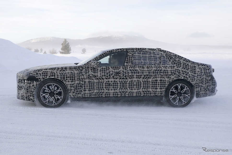BMW 7シリーズ 改良新型のプロトタイプ《APOLLO NEWS SERVICE》