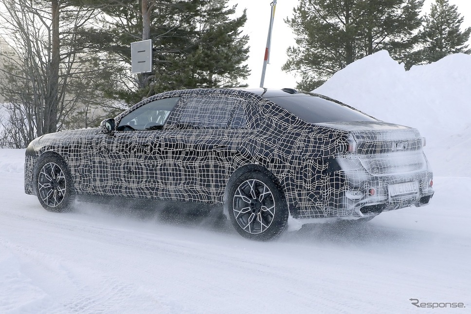 BMW 7シリーズ 改良新型のプロトタイプ《APOLLO NEWS SERVICE》