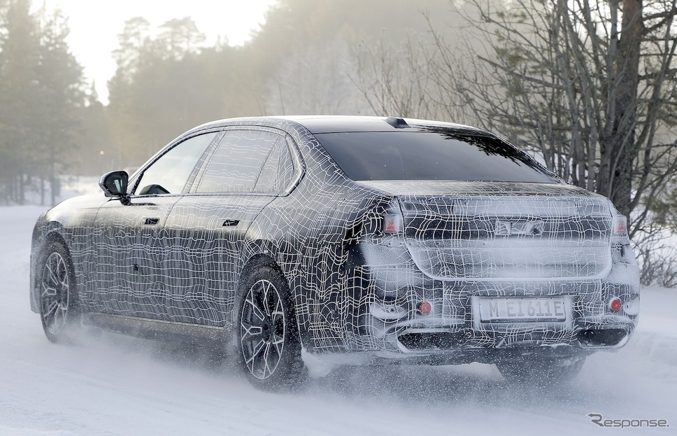 BMW 7シリーズ 改良新型のプロトタイプ《APOLLO NEWS SERVICE》