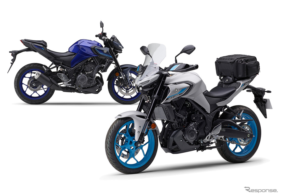 2025年モデルのヤマハ MT-25 ABS(左)と「アクセサリーパッケージ MT-03 Touring」(右)《写真提供 ヤマハ発動機》