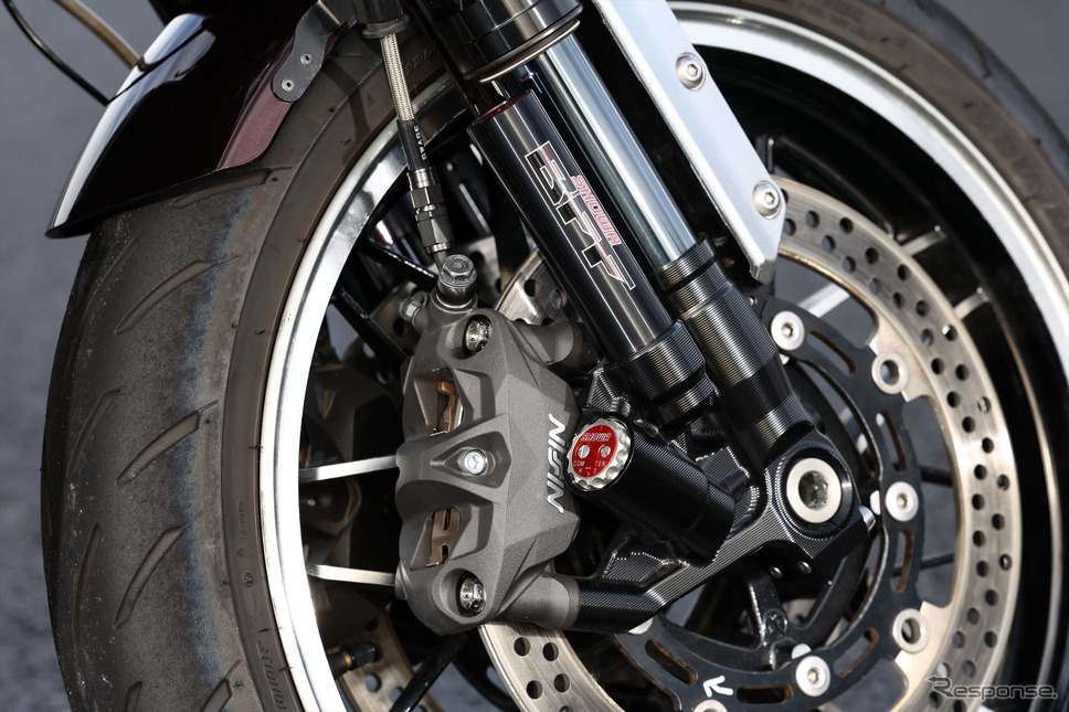 Z900RS(SHOWAハイパフォーマンスシリーズKIT装着車)《写真提供 日立Astemo》